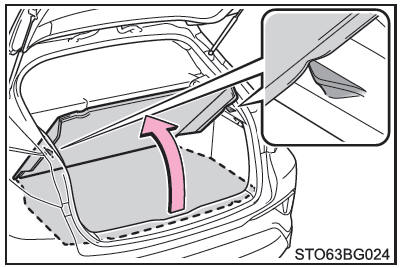 Toyota CH-R. Abra la cubierta del portaequipajes y asegúrela