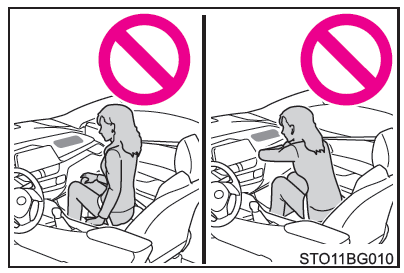 Toyota CH-R. Precauciones relacionadas con el cojín de aire SRS