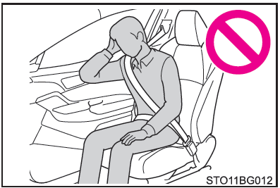 Toyota CH-R. Precauciones relacionadas con el cojín de aire SRS